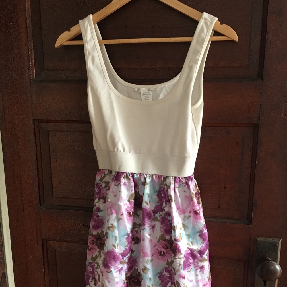 Cocktail dress with pockets